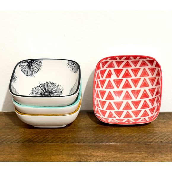 Now Designs: Mix and Prep, Porcelain Pinch Bowls - Set of 4 (2 oz. capacity) - Picture 6 of 8